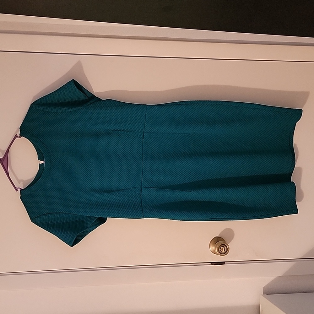 H&M textured fitted green dress euc!
